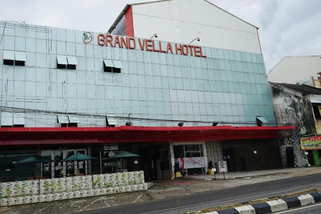 Grand Vella Hotel Панкалпинанг Экстерьер фото